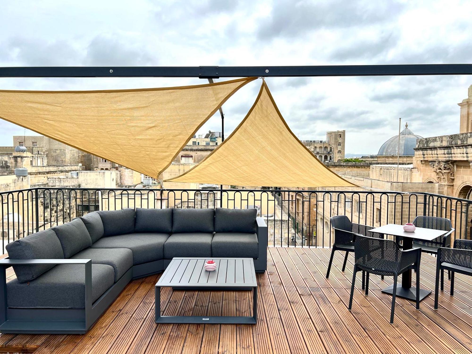Florette Suite Designer Finish With Stunning Lounge Terrace By Arcobnb Il-Furjana Exterior photo